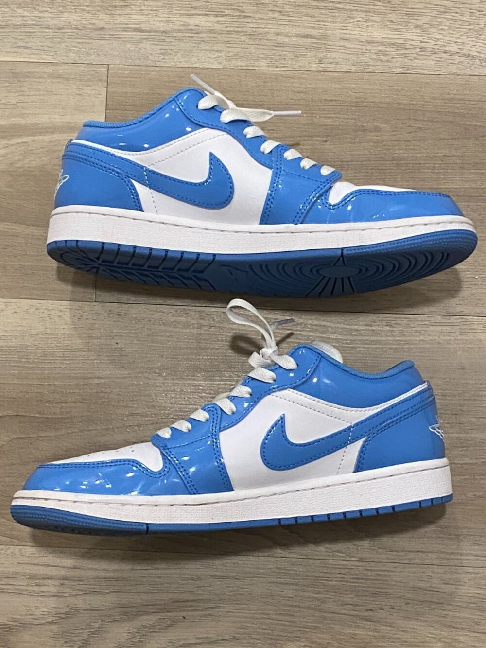 Air Jordan 1 Low SE Legend Blue Patent Menโs 9 Style Code: FZ2138-114 Women 10.5 - Picture 1 of 11